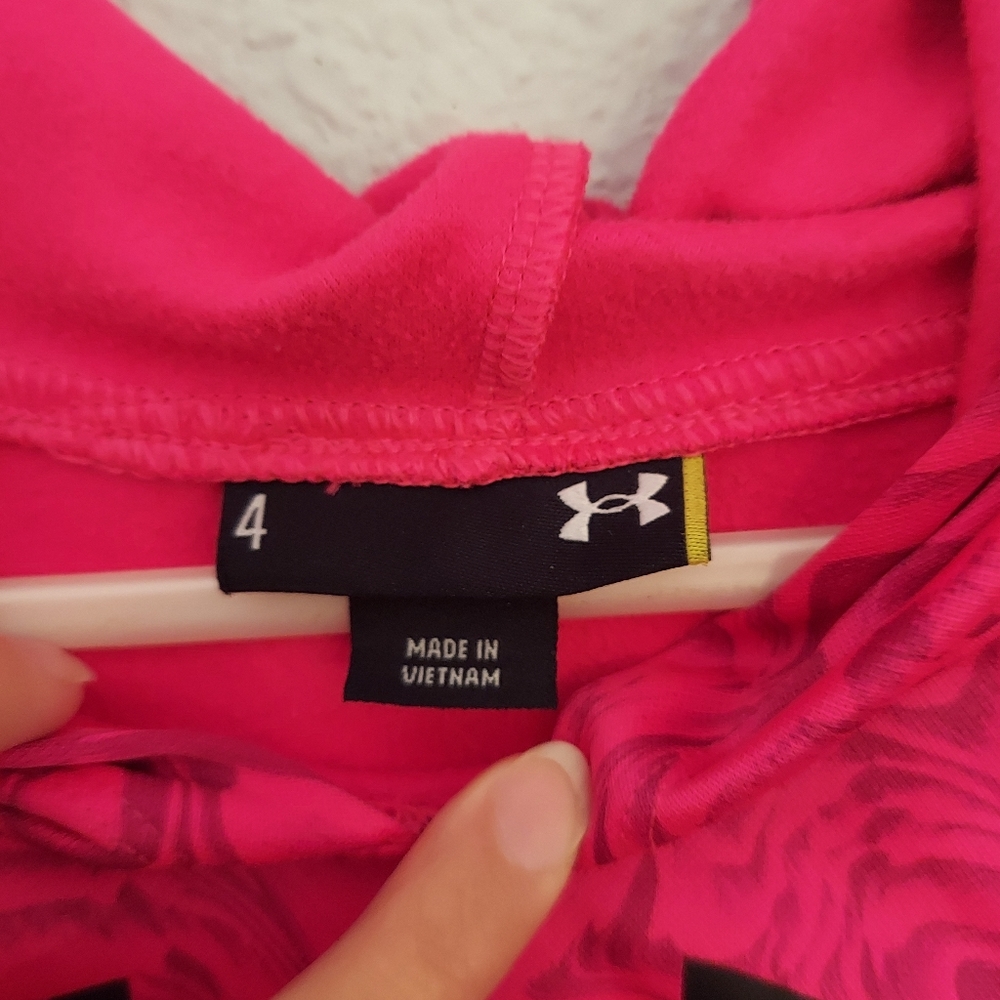 Under Armor Shirt Size 4 Girl Pink Swirl Hoodie HAS GRAY MARKS Pullover Top - Picture 6 of 16